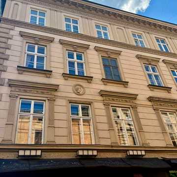 продаж 2 кімн. квартири з ремонтом у центрі Львова, Галицький район