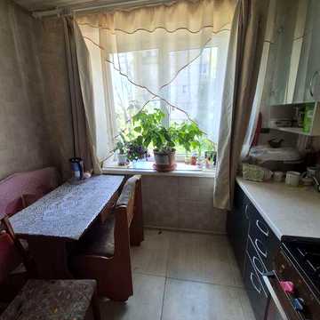 Продам свою 3-х комнатную квартиру в Б.Рогани(центр)