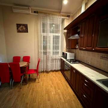 Мала Житомирська вул., 5