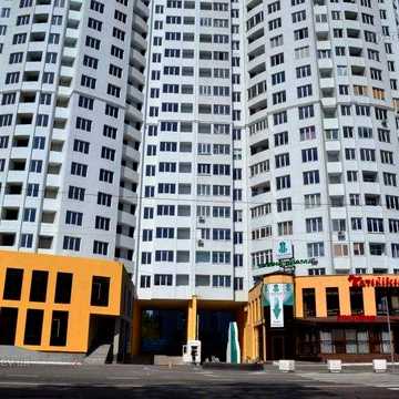 Продам 1 комнатную  вул. Світла 3д. Ремонт. Дарницький район.