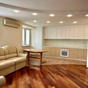 Продаж 3-кімнатної квартири (136 м2) вул. Бульвар Верховної Ради, 21Б.