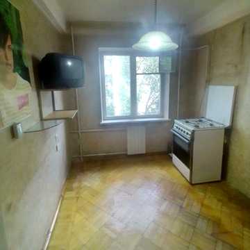 Продається 2-к, 3/5, 38 м2;  Акад. Шалімова 13, Медмістечко