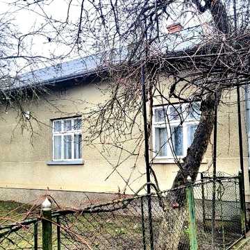 Продається житловий  будинок площею 153кв.м . Діляка 16000кв.м