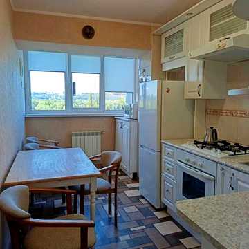 На Русанівці 1-кімнатна квартира з видом на Лавру