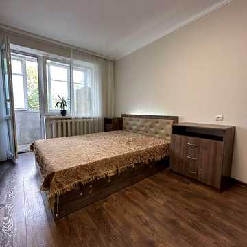Довгострокова оренда 1к Квартира Кулика і Гудачека (Макарова) вулиця