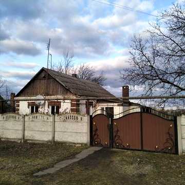 Продам хату, с. Перше Травня!