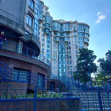 Продам 3-кімнатну квартиру в ЖК «Мерседес»