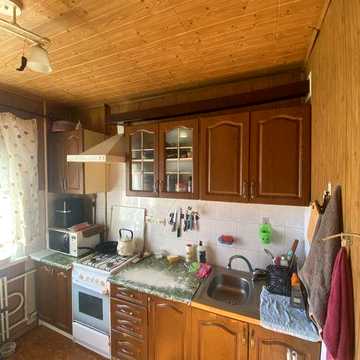 Продам 2-кімнатну. 10 мкр-н. Лівий берег.