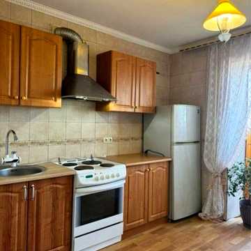 3-комнатная квартира в центре Черноморска (район большой Таврии)