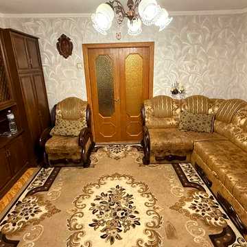 Здам 4-х кімнатну квартиру по вул. Інститутській, 18 поруч з університетом