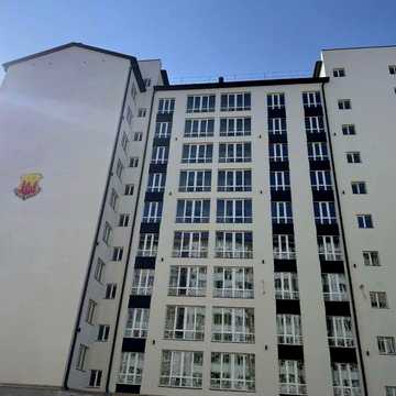 Продається велика 1-кімнатна квартира в новобудові