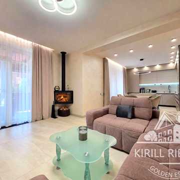 Продажа таунхауса с бассейном в закрытом коттеджном поселке «Comfort City Lagoon»