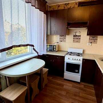 Сдам свою 1 км. кв. на Гвардійців-Широніців 73