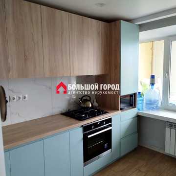 Чарівна вул., 163