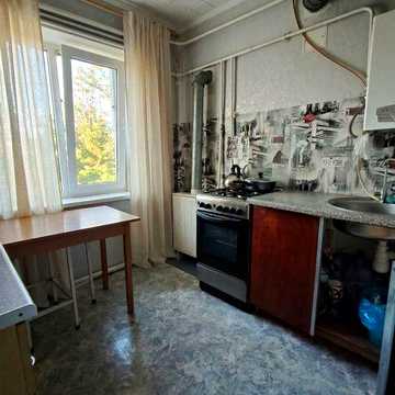 Авангард . 3 х комнатная квартира по супер цене.Заходи и живи !
