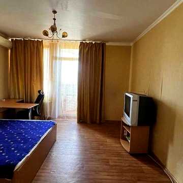 1к , Олени Пчілки вул., 2-А, метро Позняки 15 хв. Генератор.