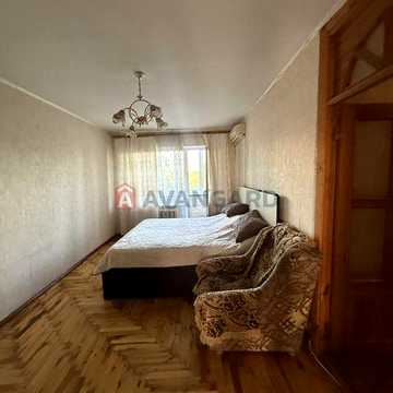 Простора 3-кімнатна квартира в Олександрівському районі