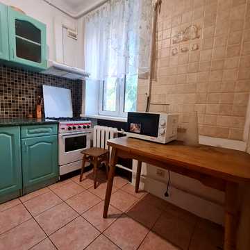 Білоруська вул., 17