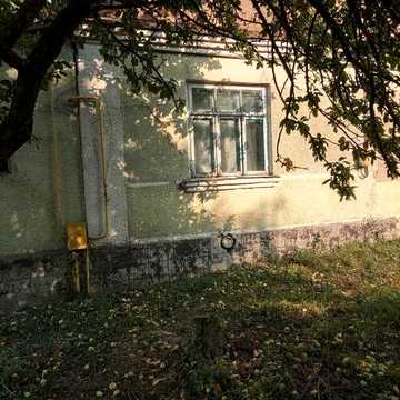 Продаю будинок з земельною ділянкою 25 сот. в с. Вовничі Дубенського району Рівненської області.