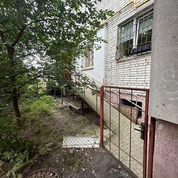 Продаж 3-х кімнатної квартири 70 м² вул. РІВНА, 28