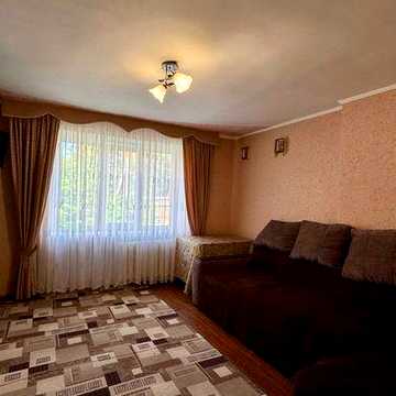 Продам 2-кімнатну квартиру в гуртожитку по вул. Роменська