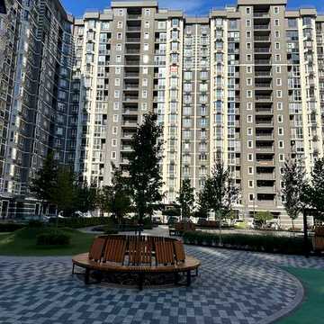 Продається квартира в Гранд Бурже , самий центр Бучі. Будинок з підземним паркінгом та укриттям. Автономне опалення. Є балкон. Державні Програми Можна ЖК Гранд Бурже