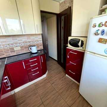 Оренда 2 км квартири район Центрального ринку ,  Роздільні кімнати , меблі техніка  Гарний житловий стан