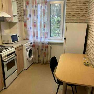 Сдам 1- кв с новым ремонтом/залог 50%/ 12000 в районе Дафи