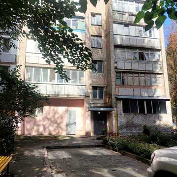 Продам недорого затишну 2-кімнатну квартиру в районі Аерокосмічного проспекту