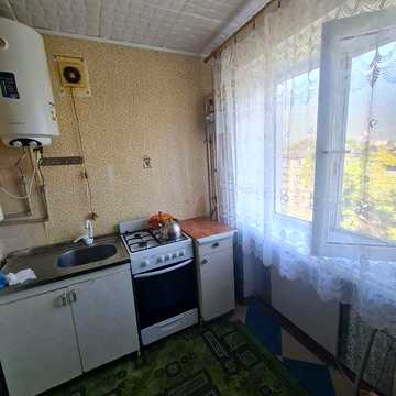 Продам 2х квартиру вул Вільна( магнитогорська) 5/5 поверх  електро/ опалення