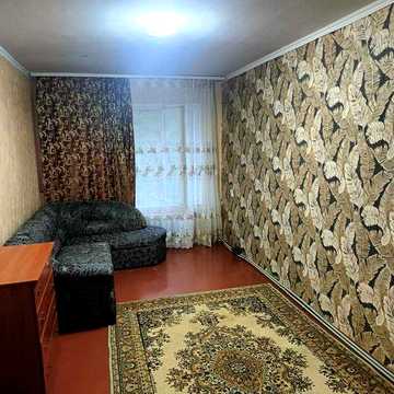 Продам квартиру у Новогуйвинську