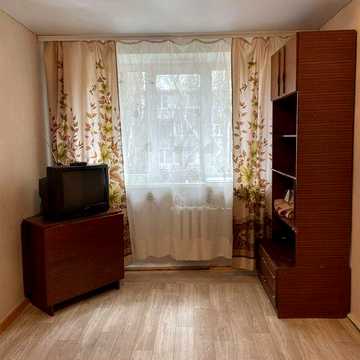 Продам комнату в коммунальной квартире . Улица Космонавтов .Хаджибейский район Черёмушки.
