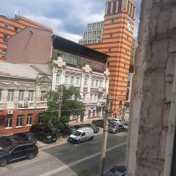 Продам 3к квартиру в центре. Р-н Каскад Плазы ( с арендаторами)