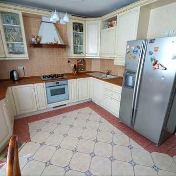 Продаж 3х з гаражем в центрі. Автономне опалення