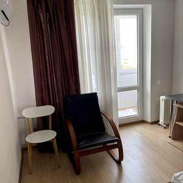 Оренда 1 км кв ул. Новгородская 42