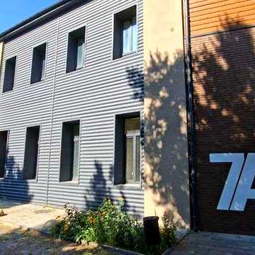 Продажа 1к квартири під ремонт 16,5 м2  майд. Героїв Небесної Сотні м. Левада