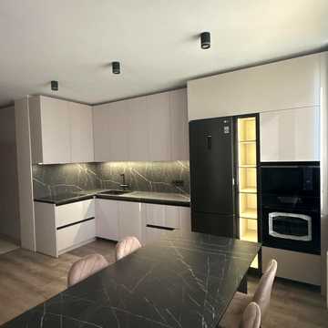 None 130000.0 USD