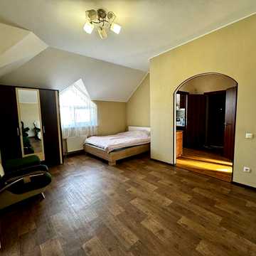 1-кімнатна крупногабаритна квартира — 42,7 м², автономне опалення