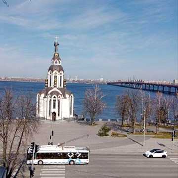 У продажу 2к квартира на набережній Дніпра
