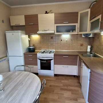 Продається будинок поруч з 7 школою на 5 сотках!