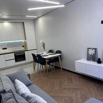 None 158000.0 USD