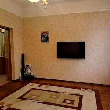 Продам 1 к.кв. 40 кв.м с ремонтом, ЮЖД, Малогончаровская