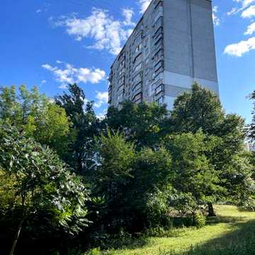 Продам 1-к квартиру ст.м. Голосіїво 5 хвилин пішки! Терміново!
