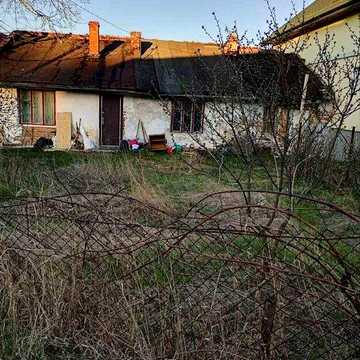 Терміновий продаж старого будинку