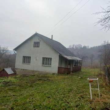 Будинок в Закарпатті + участок!
