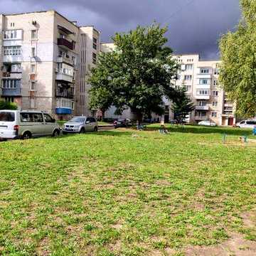 Терміновий продаж трикімнатної квартири в районі 8/9 школи ,по вул.Бандери