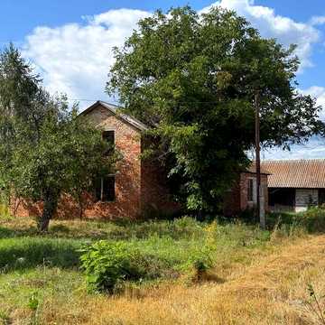продається будинок с. Лугини