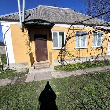 Продаж окремого будинку поруч з містом в Коломацькому