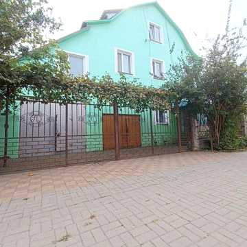 Продам  двоповерховий будинок