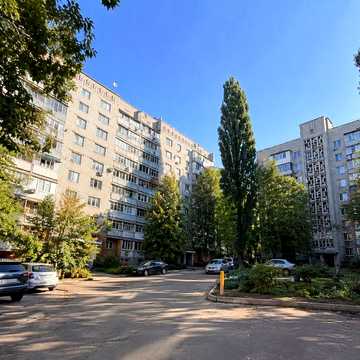 Продаж маленьккоі квартири  неподалік універів